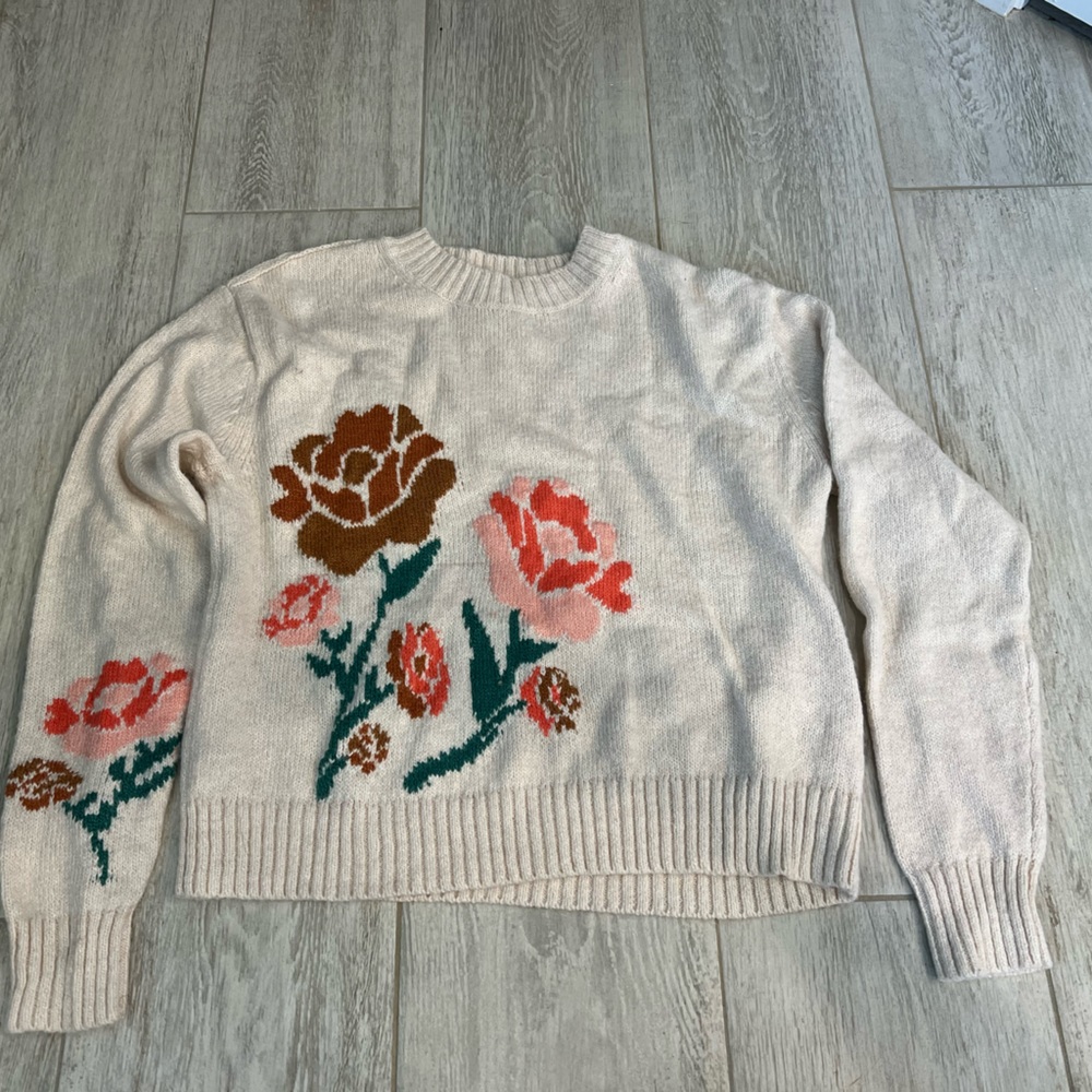 AE Cropped Flower Sweater